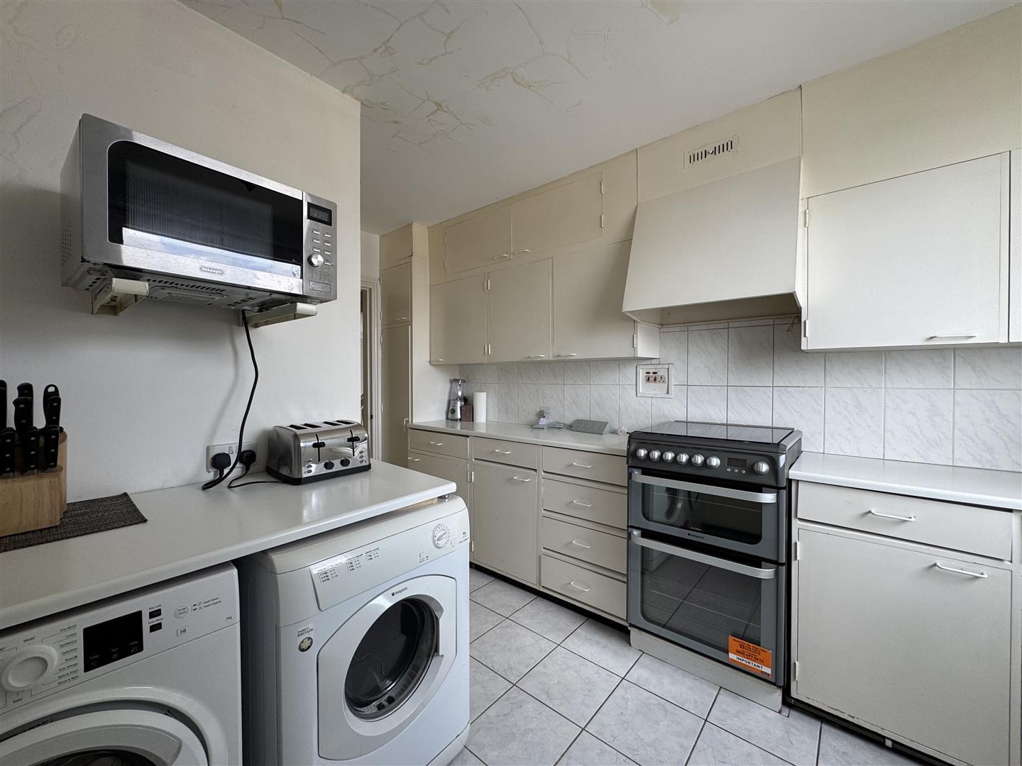 3 bed house for sale in The Water Gardens, London  - Property Image 10