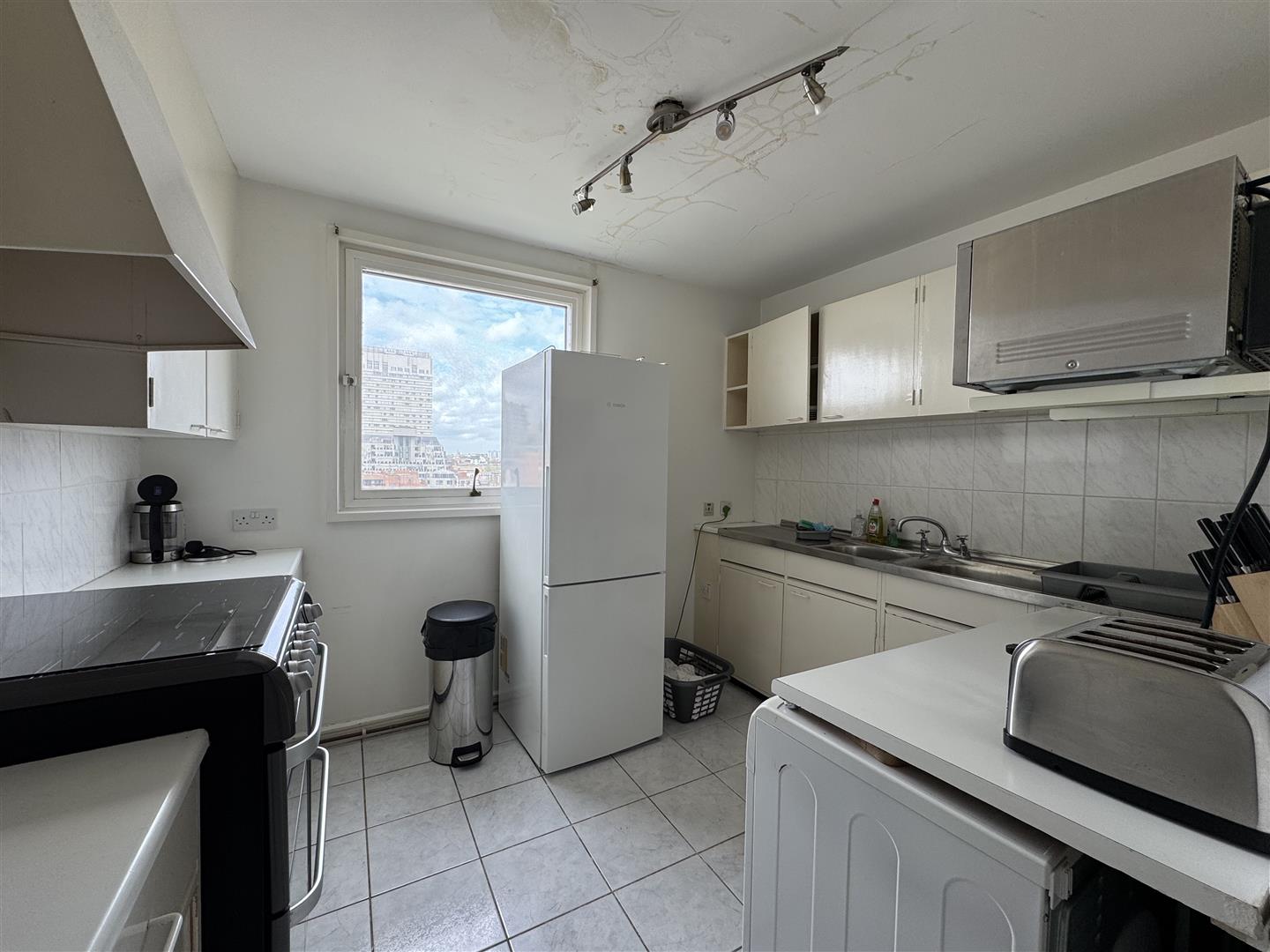 3 bed house for sale in The Water Gardens, London  - Property Image 8