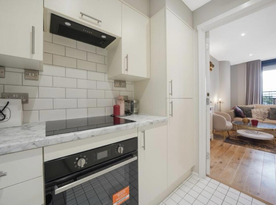 1 bed house for sale in Cromwell Road, London  - Property Image 17