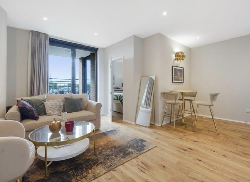1 bed house for sale in Cromwell Road, London  - Property Image 2