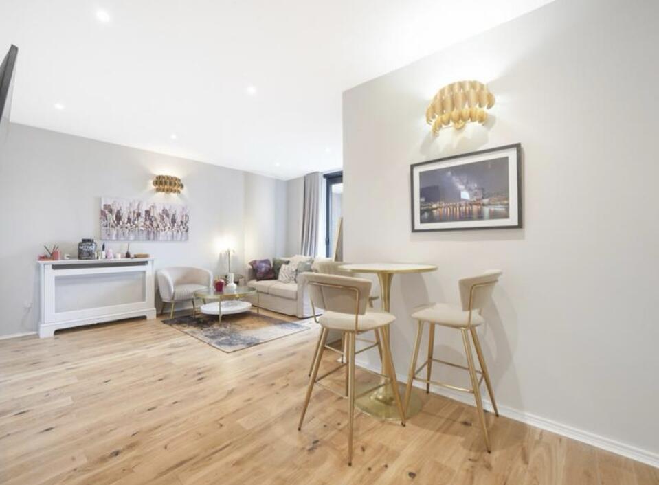 1 bed house for sale in Cromwell Road, London  - Property Image 4
