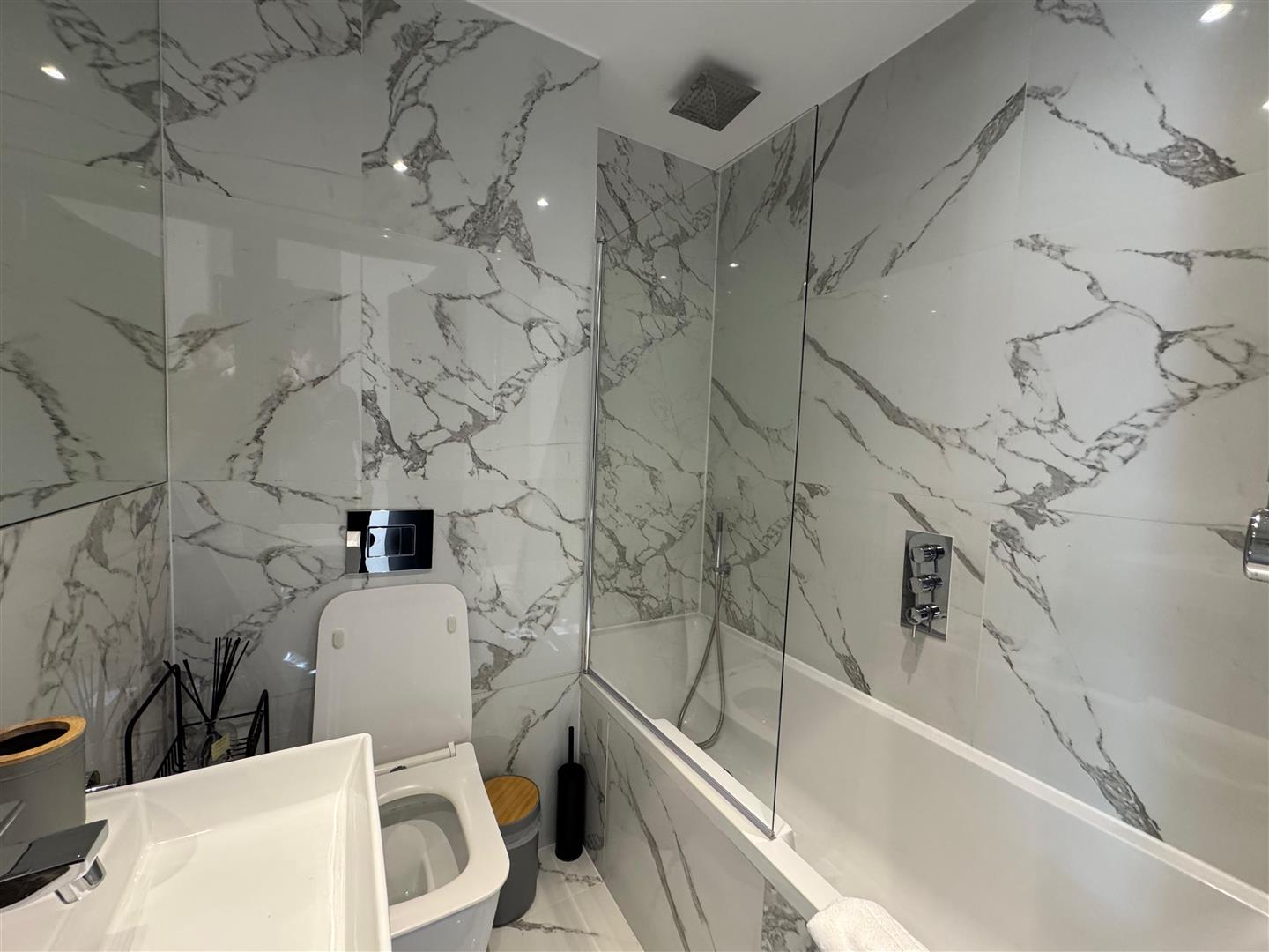 1 bed house for sale in Upper Montagu Street, London  - Property Image 6