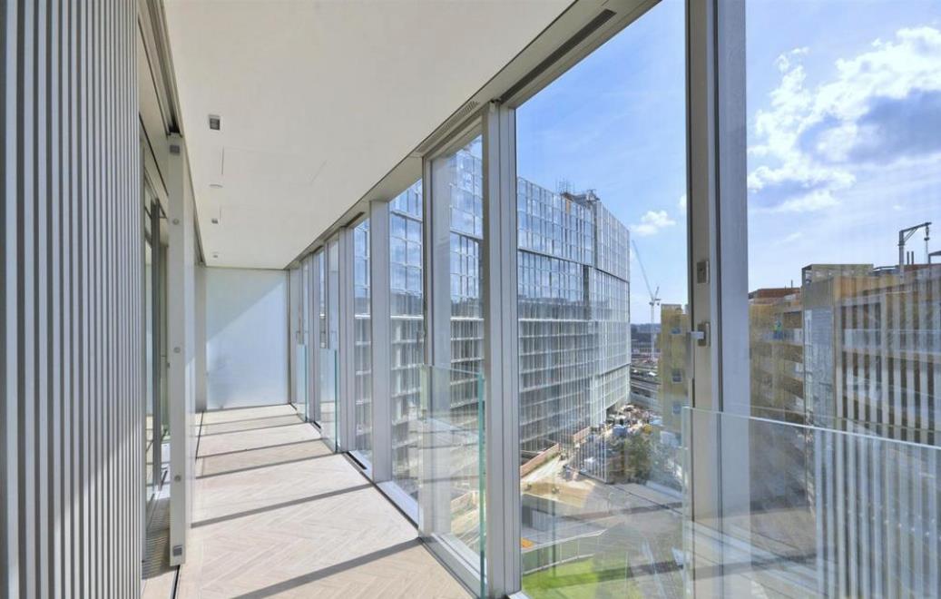 2 bed flat to rent in London  - Property Image 9