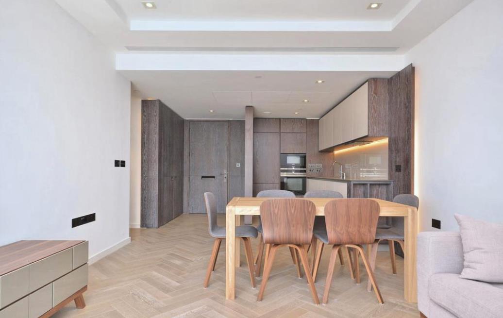 2 bed flat to rent in London  - Property Image 3