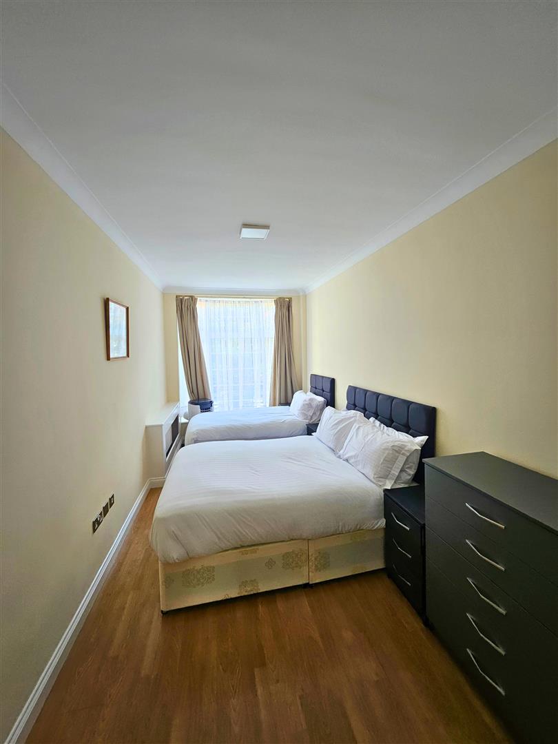 3 bed house for sale in London  - Property Image 7