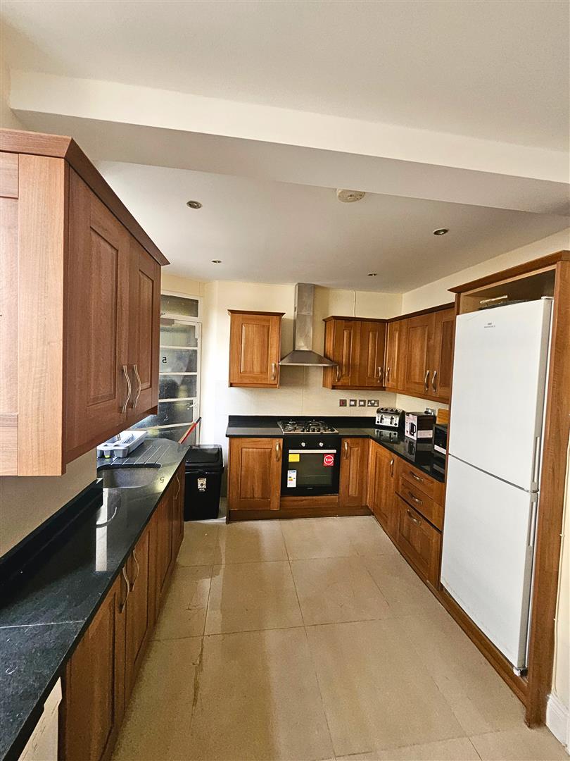 3 bed house for sale in London  - Property Image 10