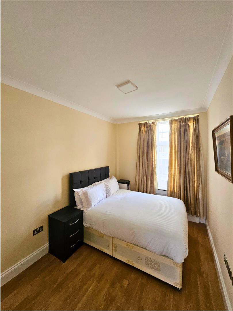 3 bed house for sale in London  - Property Image 6