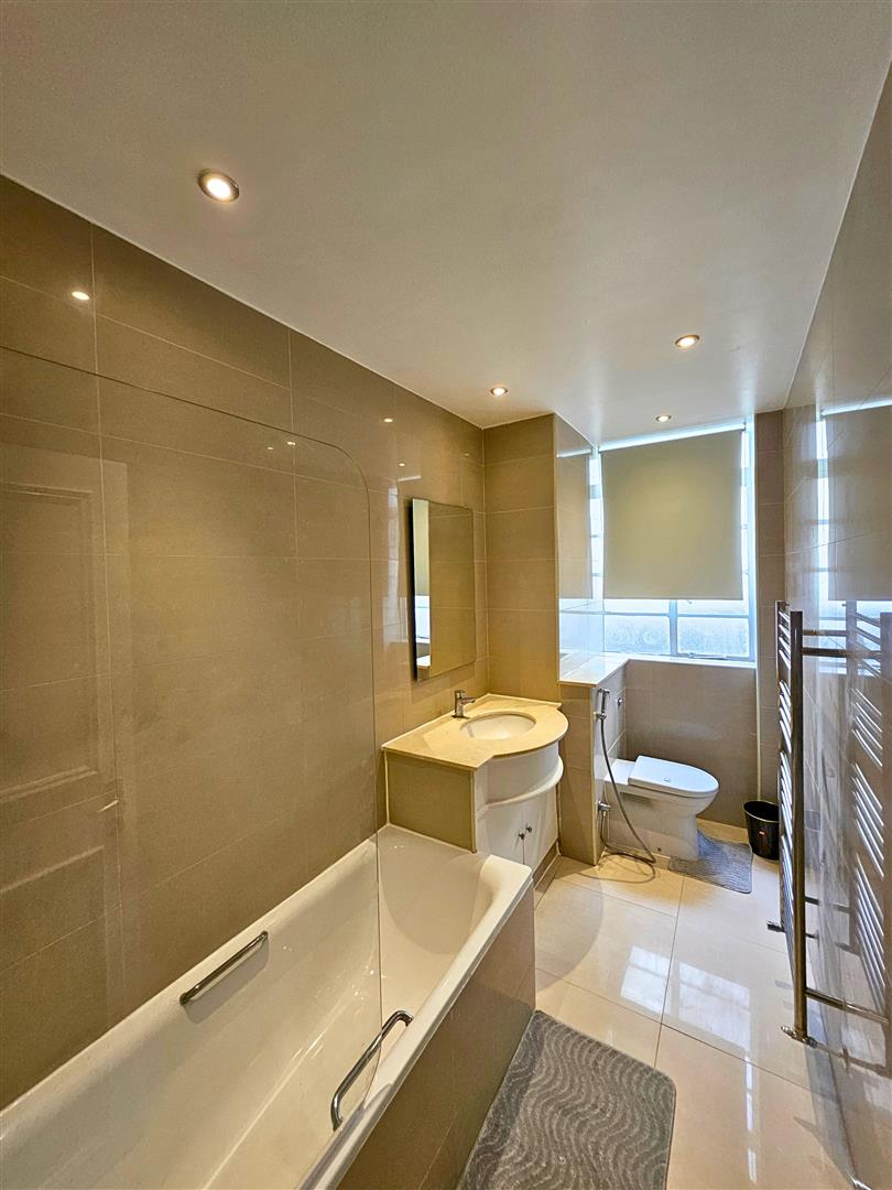 3 bed house for sale in London  - Property Image 9