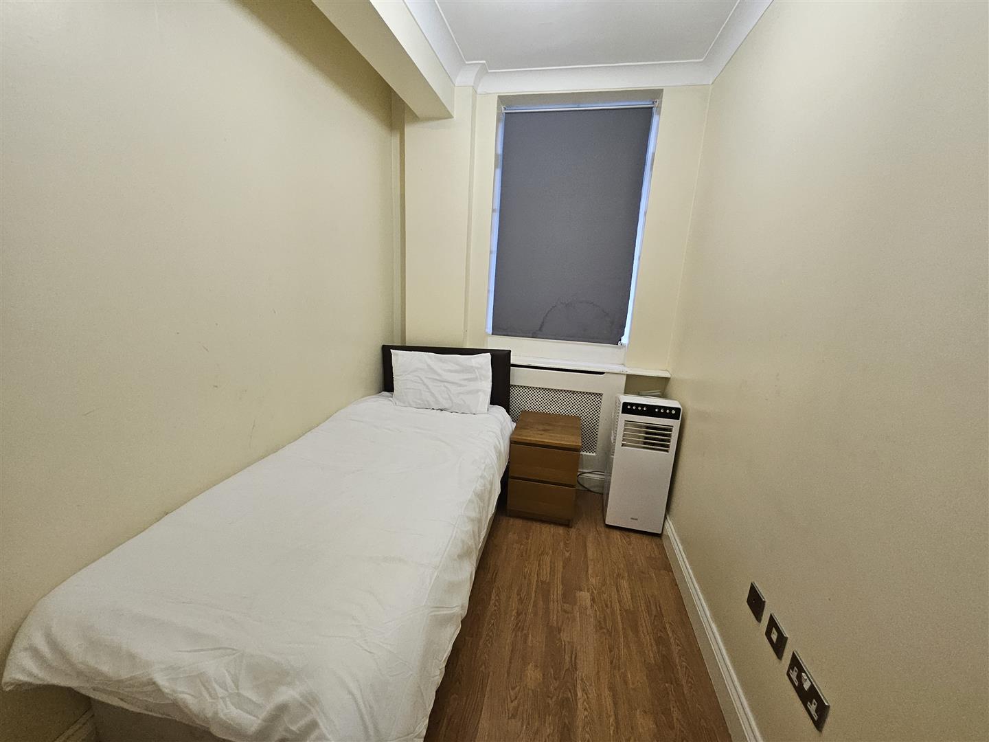 3 bed house for sale in London  - Property Image 10