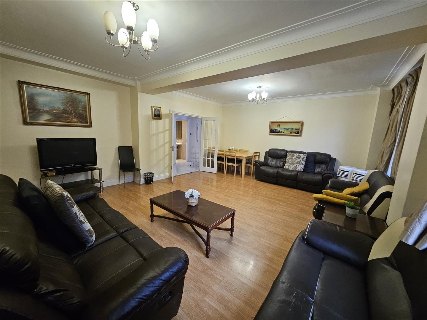 3 bed house for sale in London  - Property Image 4