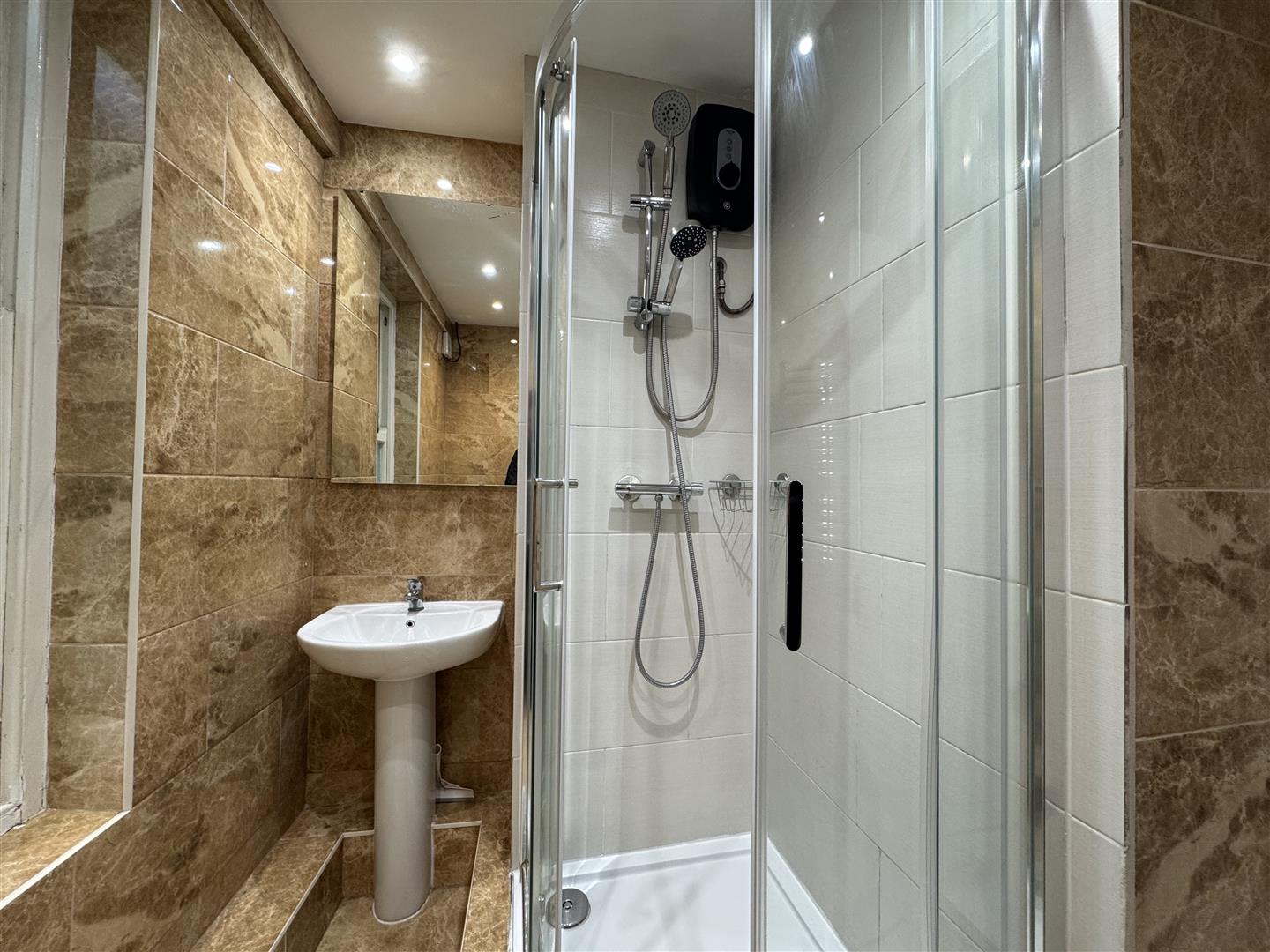 House to rent in Stourcliffe Street, London  - Property Image 8