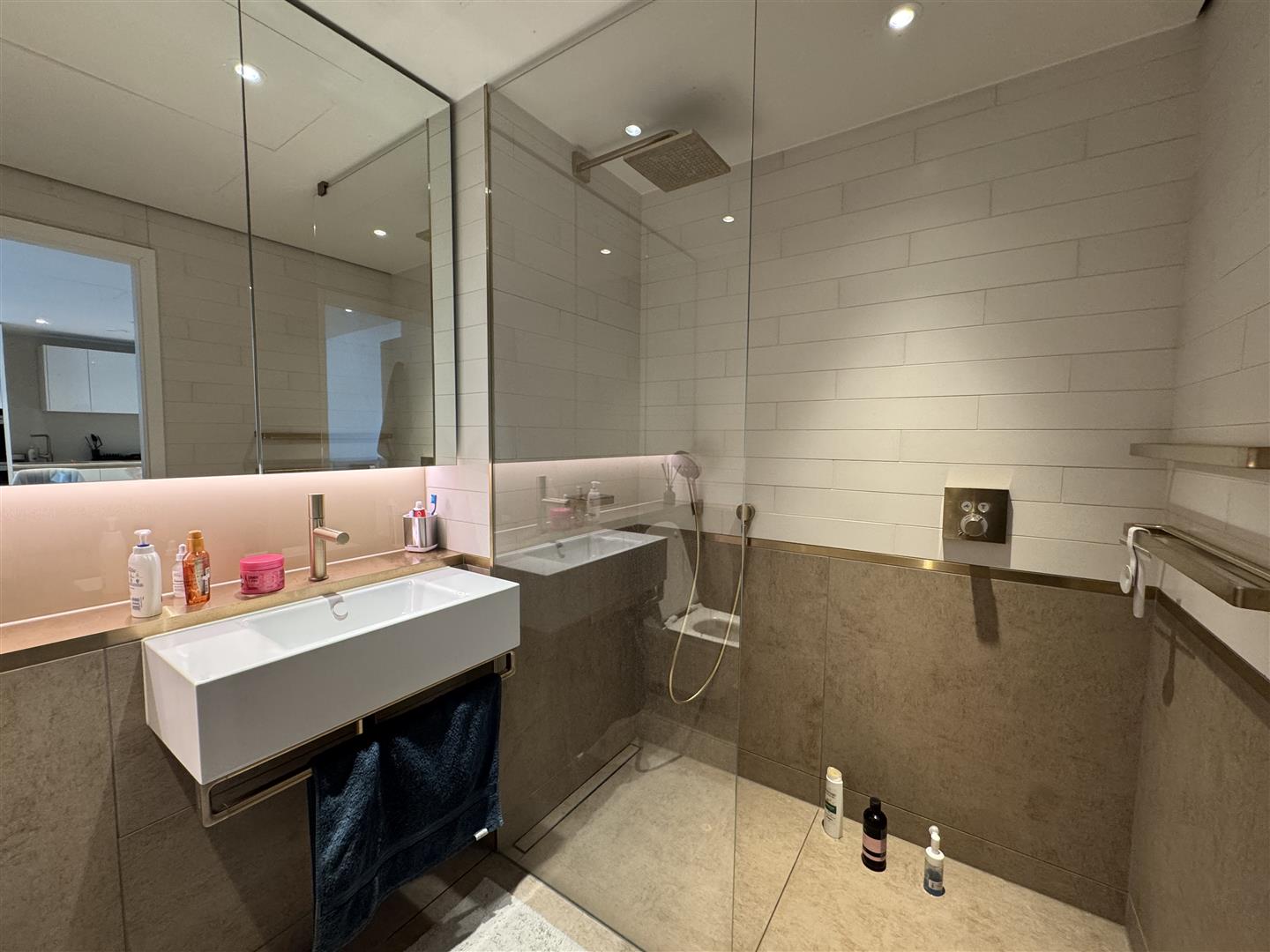 1 bed house to rent in Electric Boulevard, London  - Property Image 6