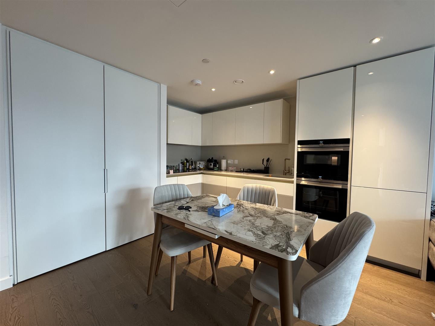 1 bed house for sale in Electric Boulevard, London  - Property Image 7