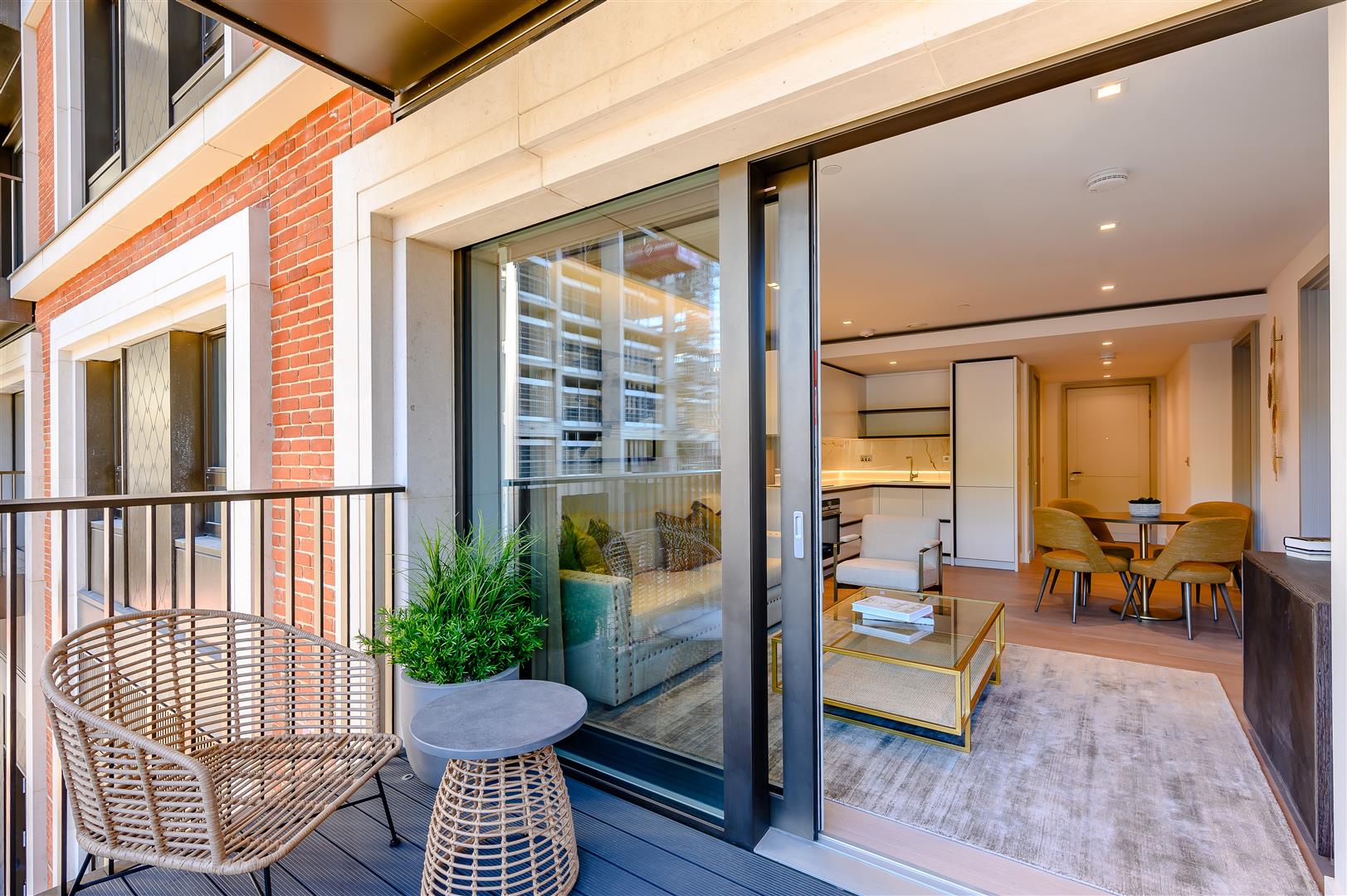 1 bed house to rent in London  - Property Image 12