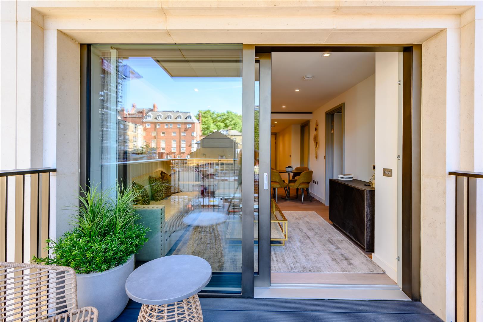 1 bed house to rent in London  - Property Image 11