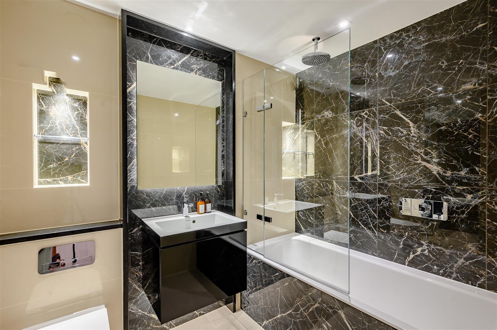 1 bed house to rent in London  - Property Image 10