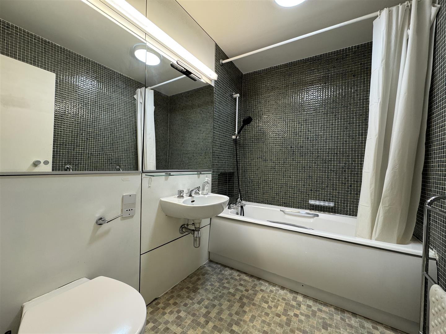 2 bed flat to rent in Finchley Road, London  - Property Image 10