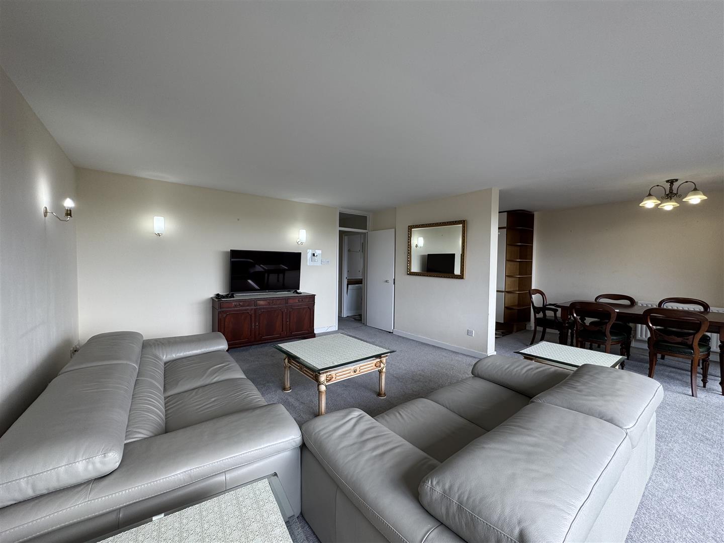 2 bed flat to rent in Finchley Road, London  - Property Image 1