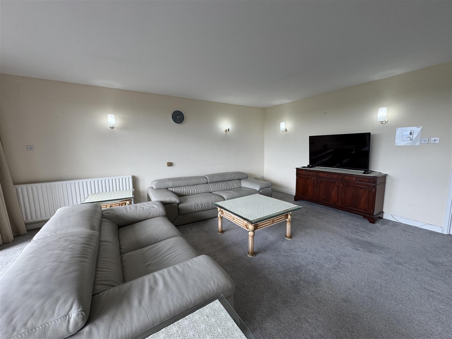 2 bed flat to rent in Finchley Road, London  - Property Image 3
