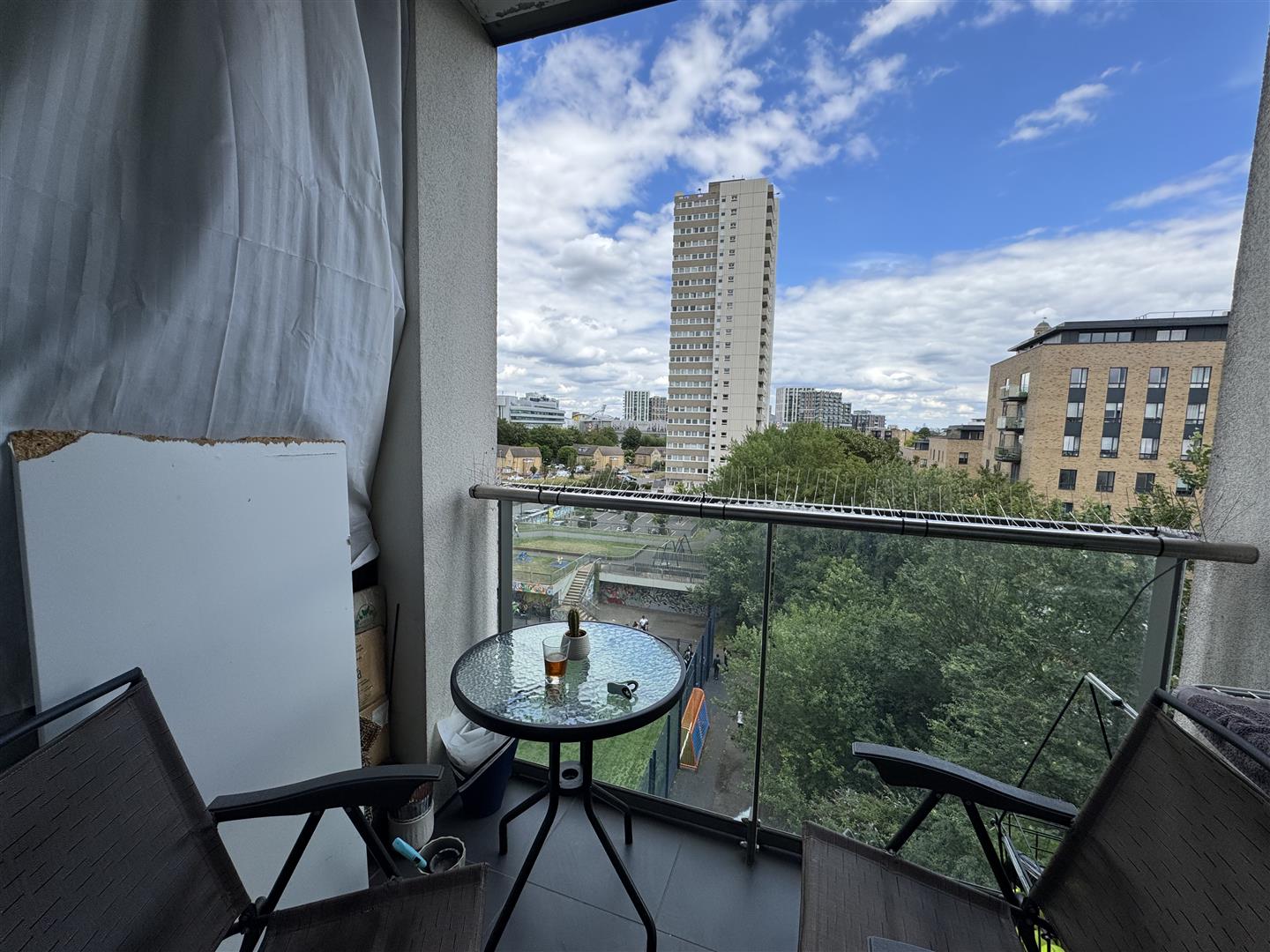 1 bed flat to rent in Pump House Crescent, Brentford  - Property Image 3