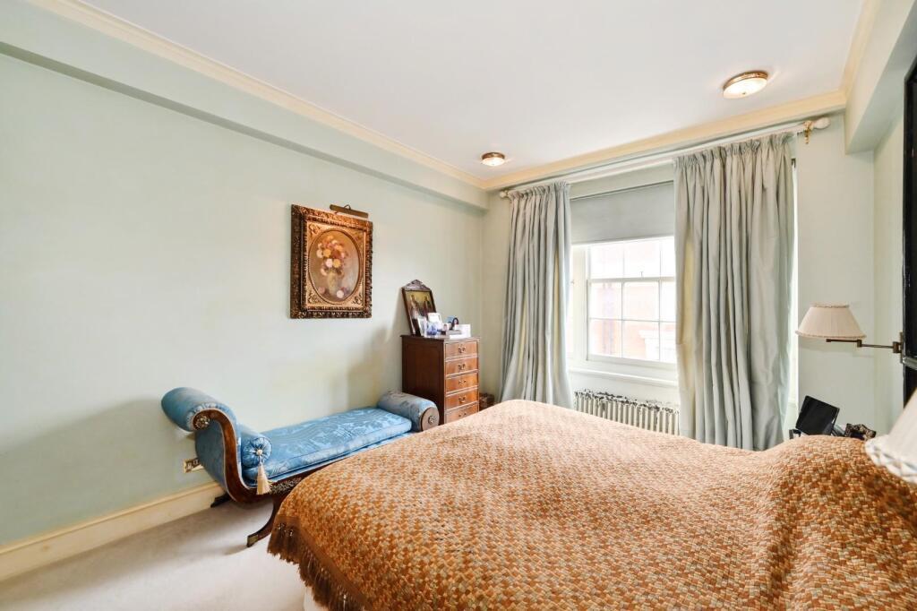 3 bed house for sale in George Street, London