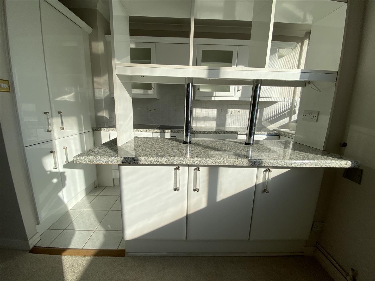 1 bed apartment for sale in Quadrangle Tower, London 6