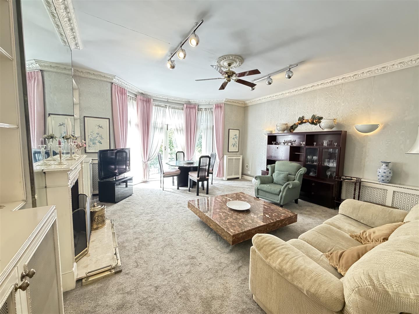2 bed for sale in Maida Vale, London