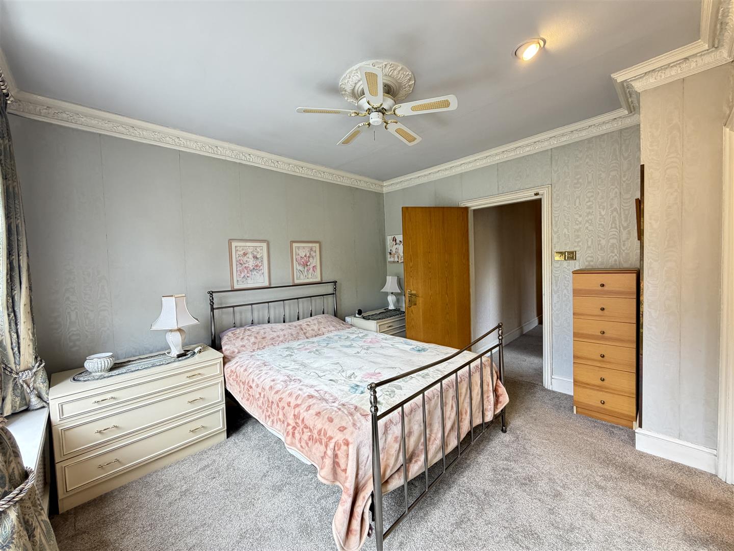 2 bed flat for sale in Maida Vale, London  - Property Image 3