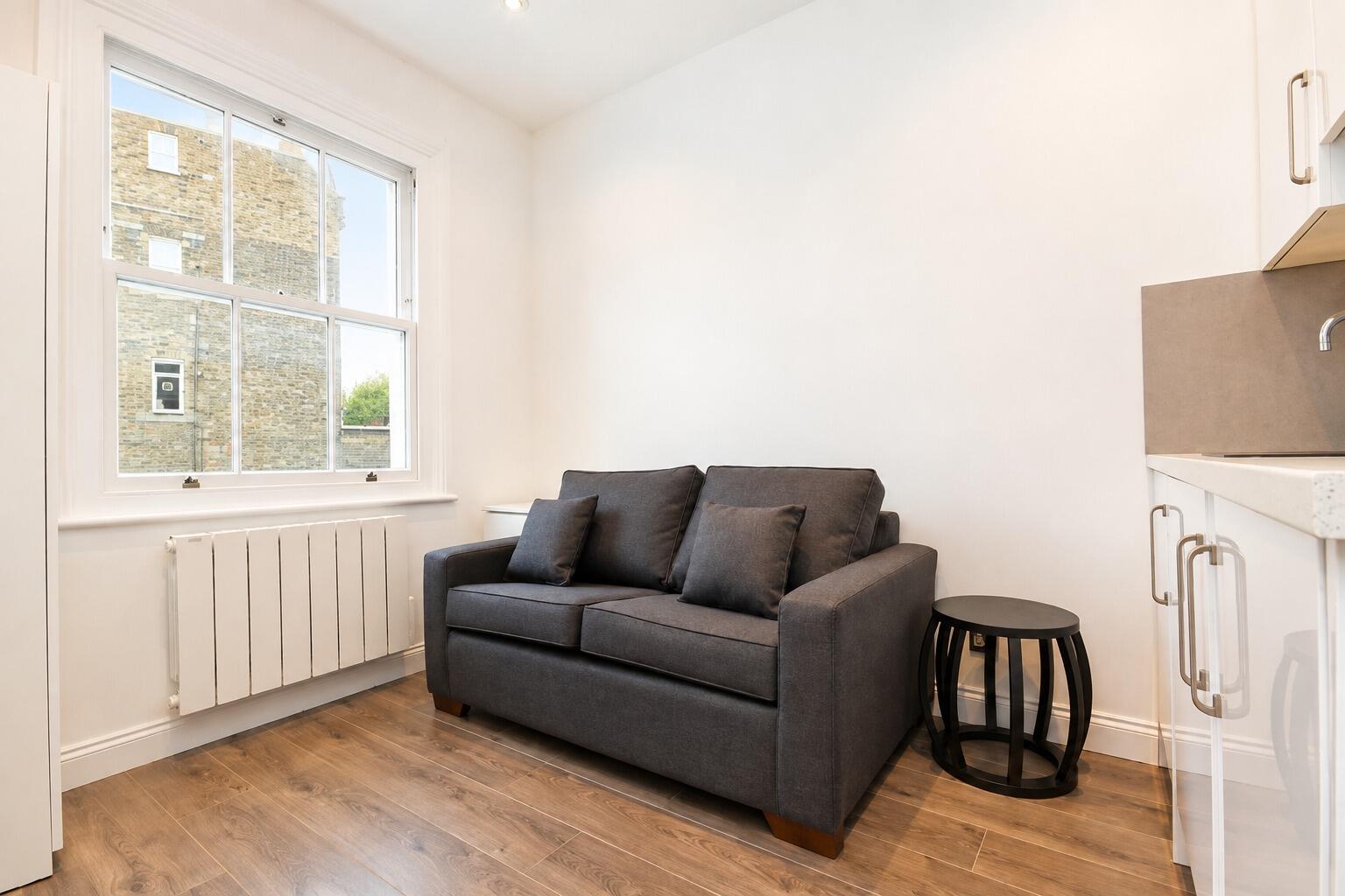 Flat for sale in Earl's Court Road, London