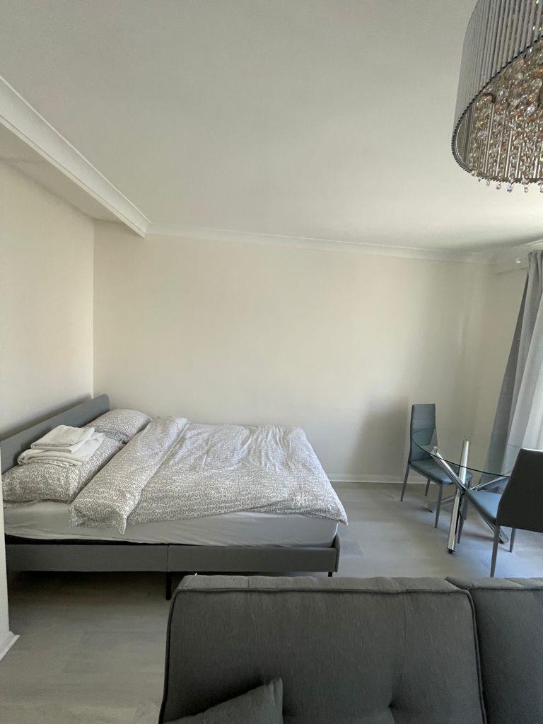1 bed apartment to rent in Cleveland Street, London  - Property Image 2