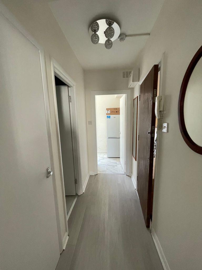 1 bed apartment to rent in Cleveland Street, London  - Property Image 3