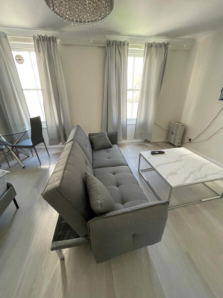 1 bed apartment to rent in Cleveland Street, London