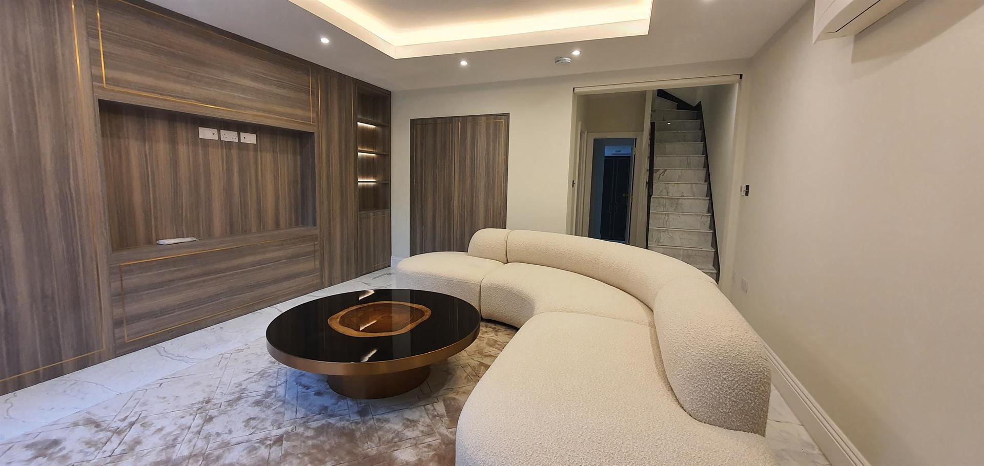 3 bed terraced house to rent in Albion Street, London 19