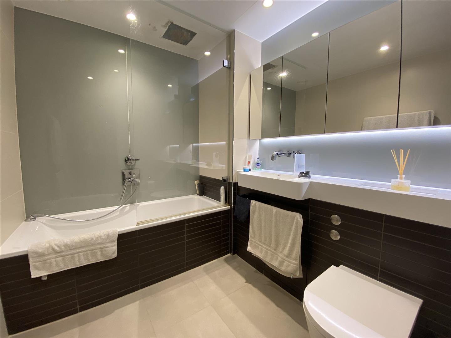 2 bed apartment to rent in Circus Road West, London  - Property Image 7