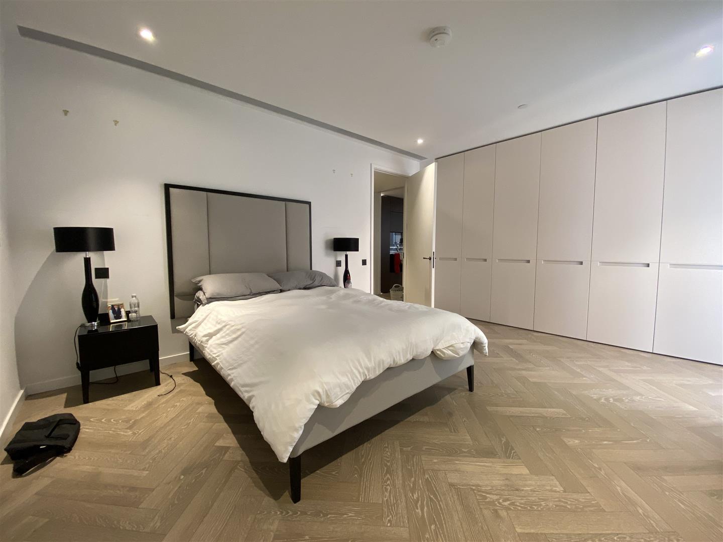 2 bed apartment to rent in Circus Road West, London  - Property Image 6