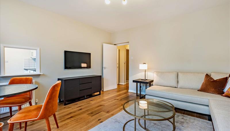 2 bed apartment to rent in Fulham Road, London - Property Image 1