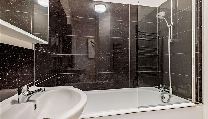 2 bed apartment to rent in Fulham Road, London  - Property Image 9