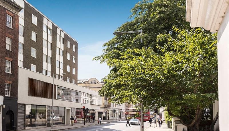 2 bed apartment to rent in Fulham Road, London 9