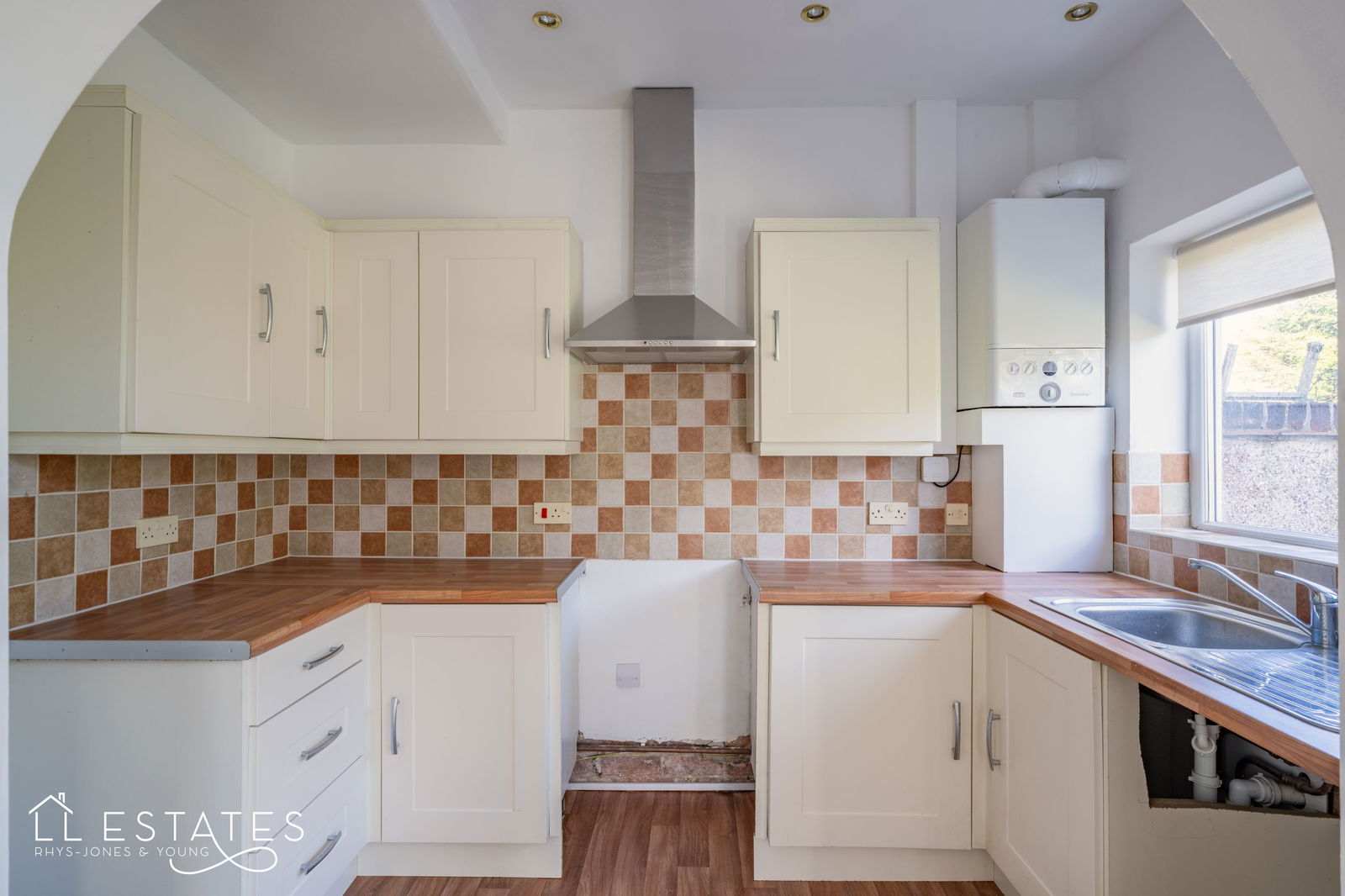 3 bed semi-detached house to rent in Brookdale Road, Rhyl, LL18 4PL 3