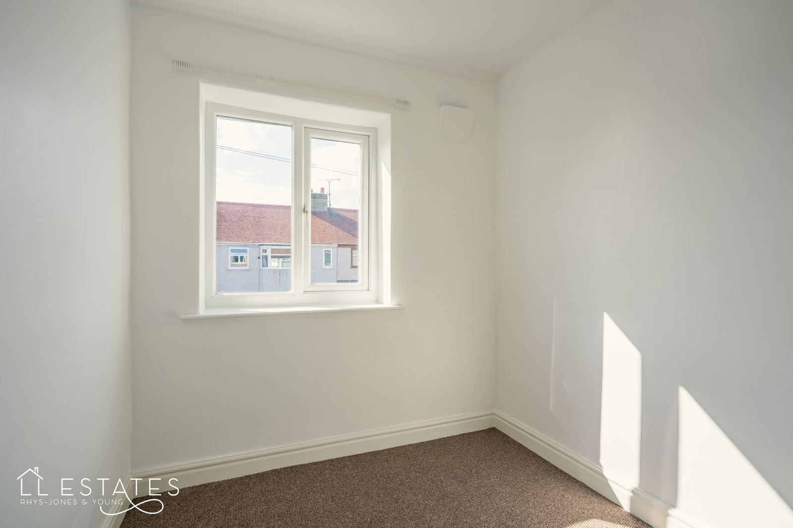 3 bed semi-detached house to rent in Brookdale Road, Rhyl, LL18 4PL 8