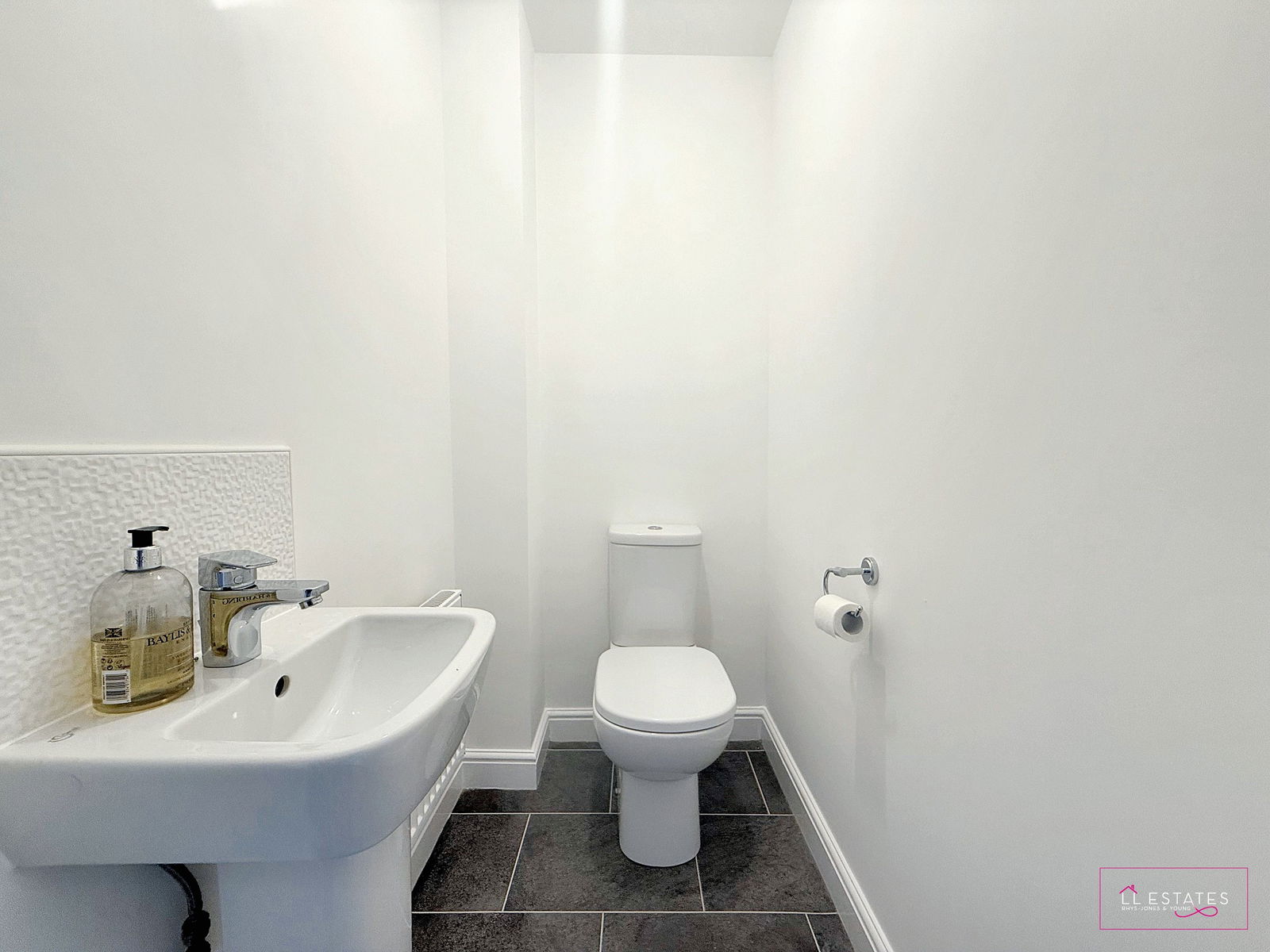 2 bed semi-detached house to rent in Hendre Wen, Abergele, Abergele, Conwy, LL22 9BX  - Property Image 4