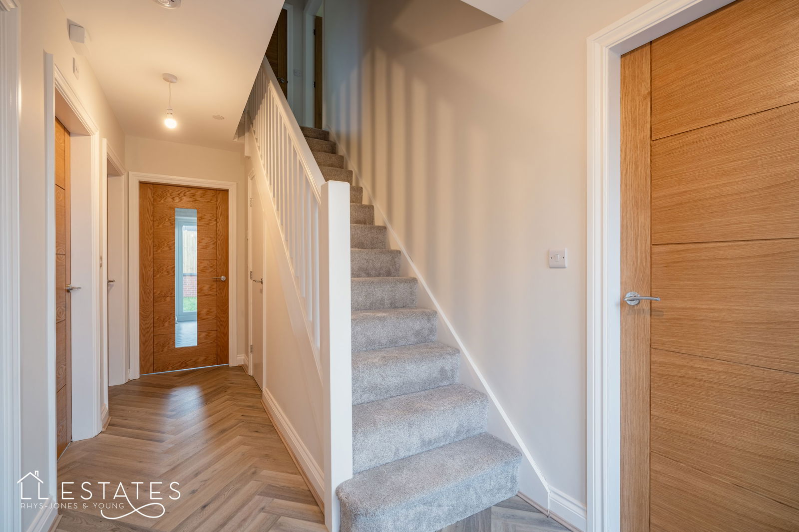 4 bed bungalow for sale in Highlands Close , Rhuddlan , Denbighshire, LL18 2BF  - Property Image 3