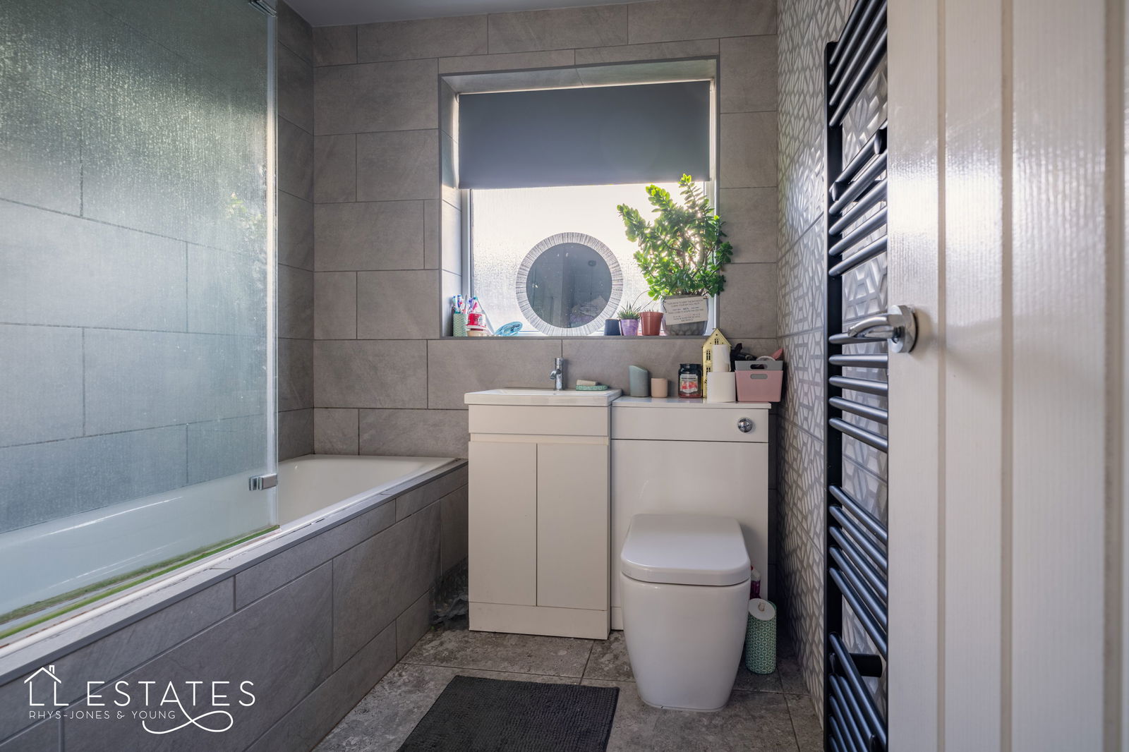 4 bed bungalow for sale in Bryn Twr, Abergele 4