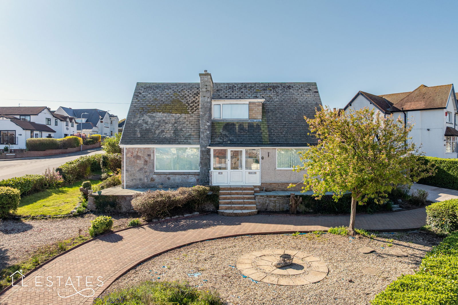 4 bed bungalow for sale in Bryn Gosol Gardens, Llandudno