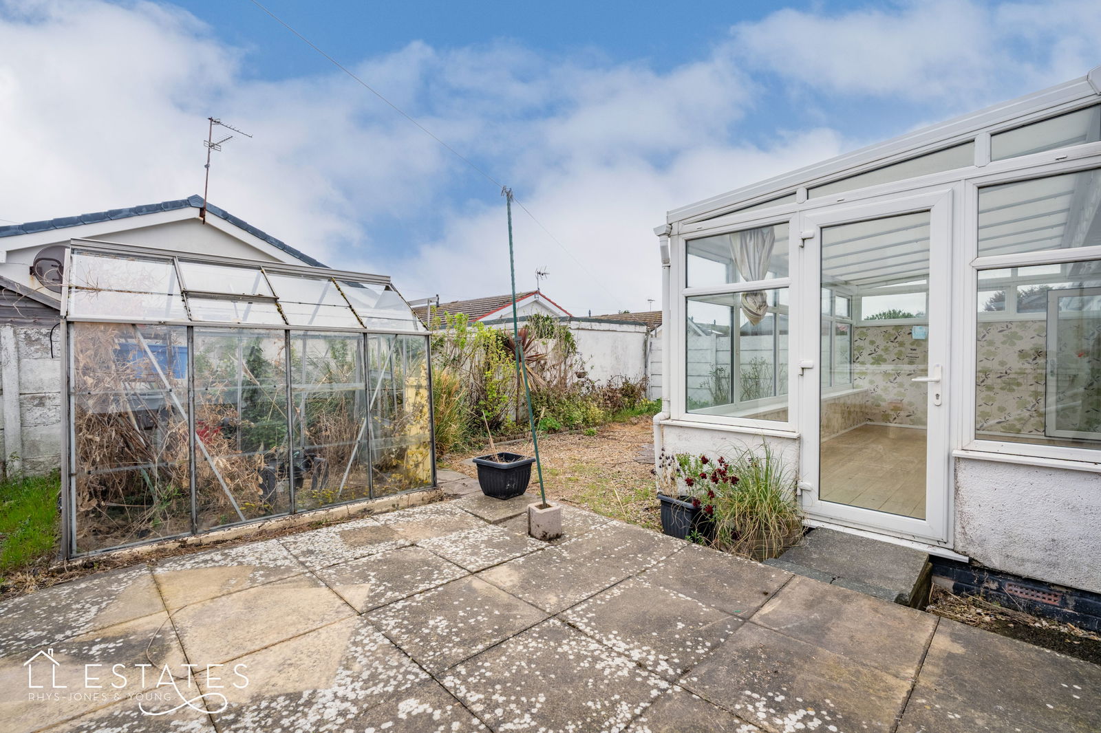 2 bed semi-detached bungalow for sale in Awelon Mor, Prestatyn  - Property Image 8
