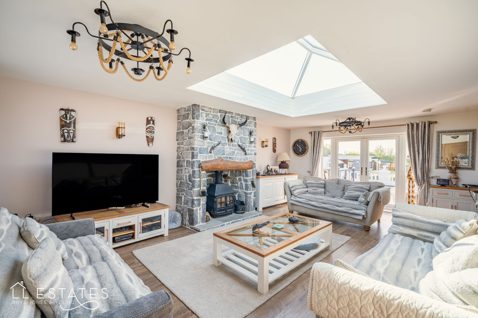 3 bed bungalow for sale in Kinmel Way, Towyn 1