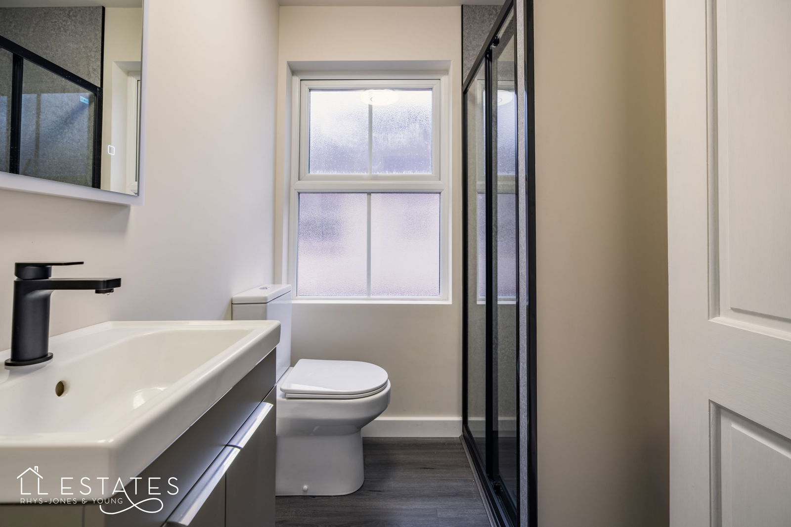 2 bed flat to rent in Meliden Road, Prestatyn, LL19 9SE 2