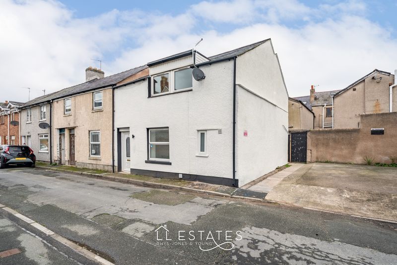 3 bed semi-detached house to rent in Brookes Street, Llandudno, LL30 2TT  - Property Image 1