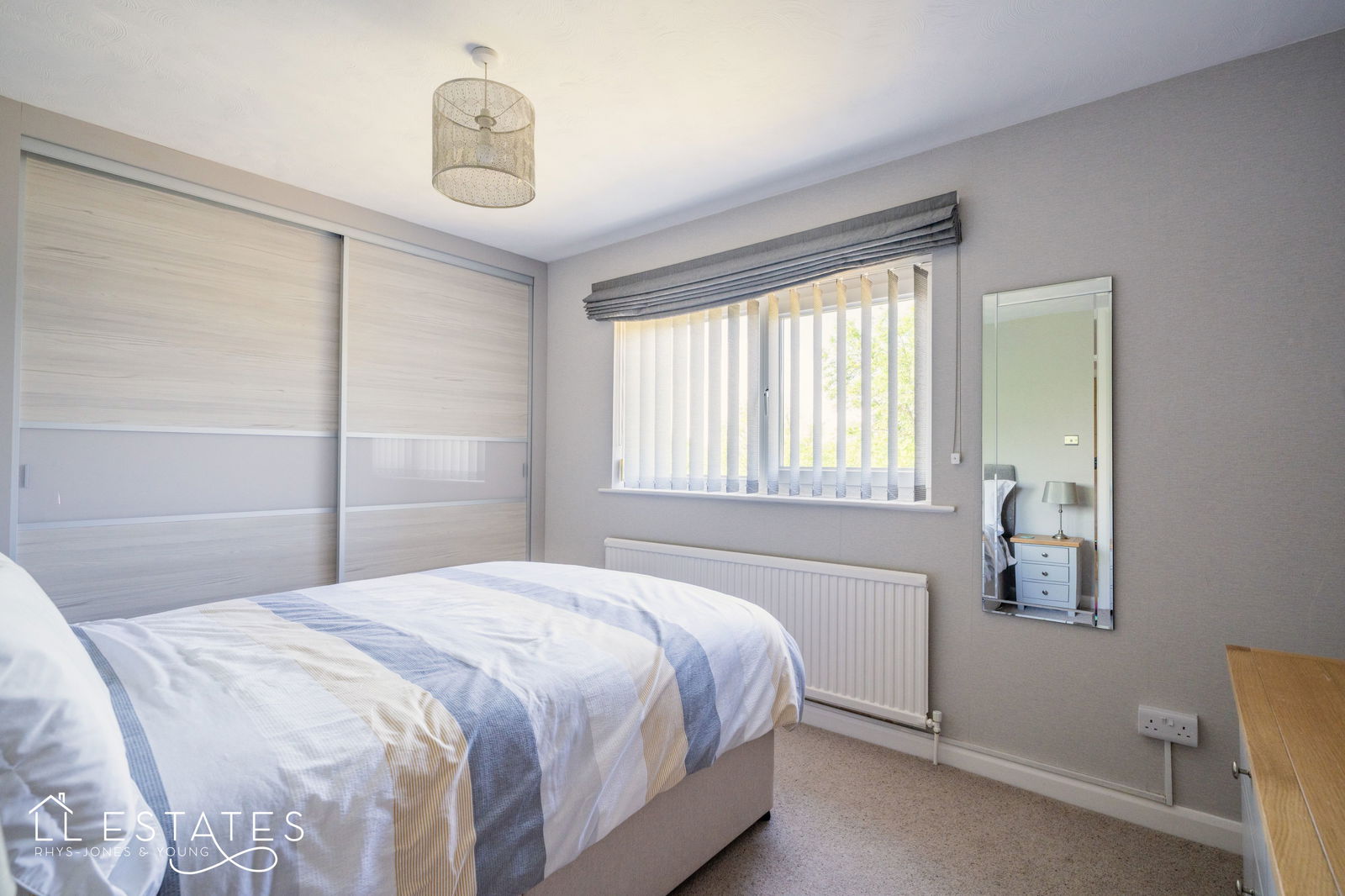 4 bed detached house for sale in Bryn Coed, St Asaph 7