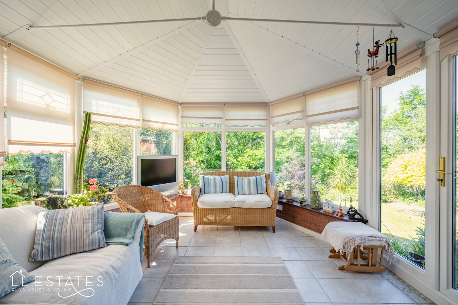 4 bed detached house for sale in Bryn Coed, St Asaph 5